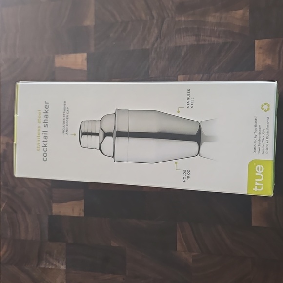 True stainless steel cocktail shaker with top 18 oz silver NEW in unopened box - Picture 3 of 6